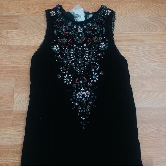 URBAN OUTFITTERS NWT Ecoté Black Velvet Jeweled Beaded OpenBack Mini Shift Dress - Picture 5 of 11